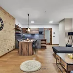 Adelka 102 Apartmán
