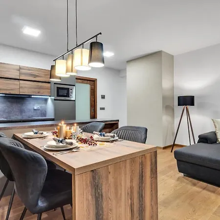 Adelka 102 アパート スピンドレルフ・ムリン