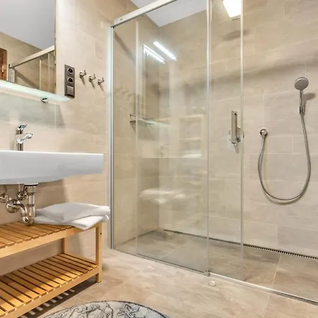 Adelka 102 * Špindlerŭv Mlýn