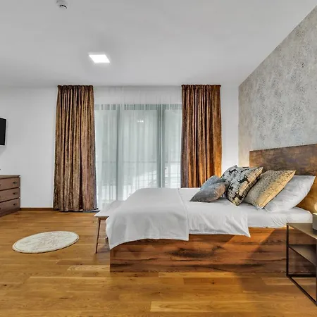 Adelka 102 アパート *